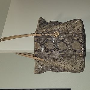 Micheal Kors hobo bag